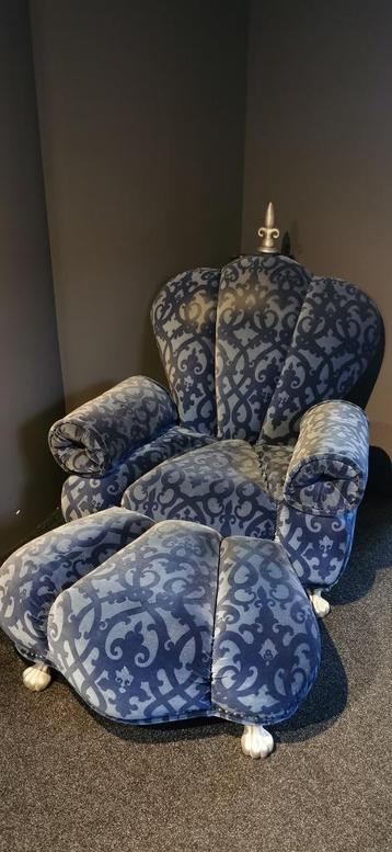Bretz fauteuil met bijpassende poef beschikbaar voor biedingen