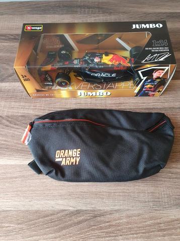 Max verstappen RB18 van de jumbo 1/24  + heuptasje  beschikbaar voor biedingen
