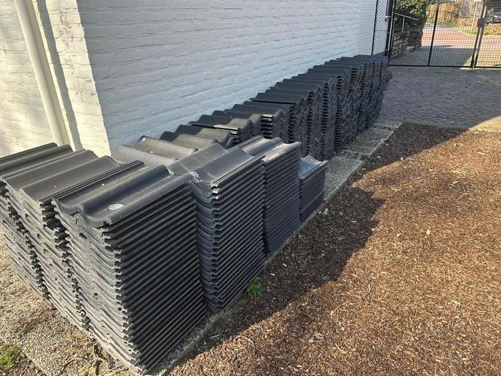 190 stuks nieuwe BMI Monier dakpannen- donkergrijs/antraciet, Doe-het-zelf en Verbouw, Dakpannen en Dakbedekking, Nieuw, Dakpannen