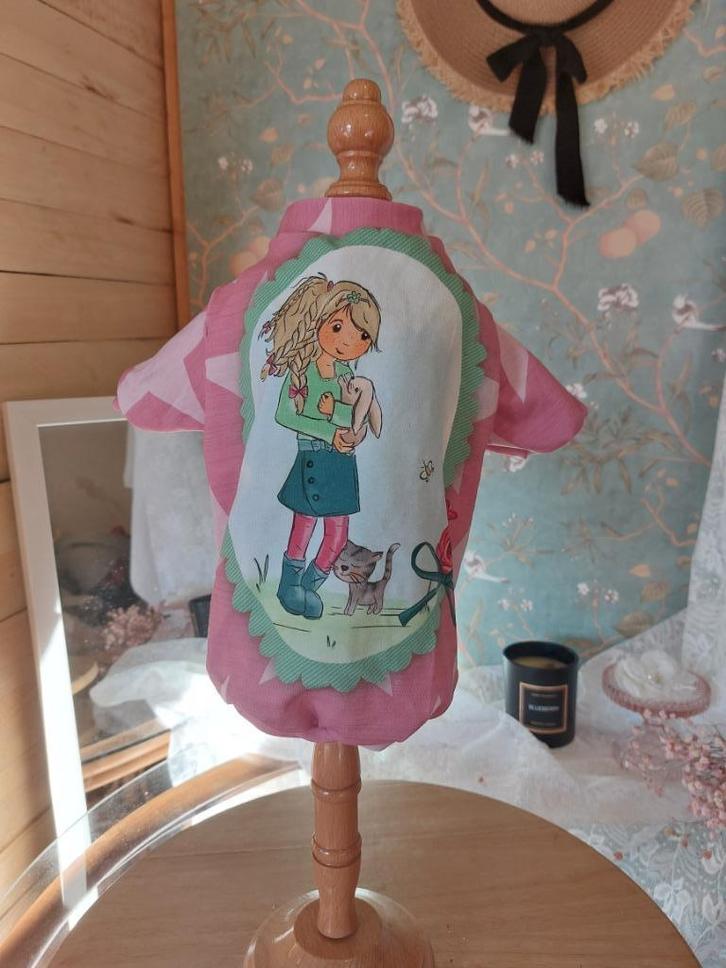 Gebreid T-shirt voor honden met bedrukte mouwen. Hondenkledi, Dieren en Toebehoren, Honden-accessoires, Ophalen of Verzenden