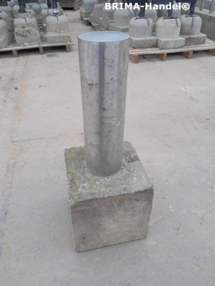 Vaste afzetpaal RVS rampaal straatmeubilair Falco op betonvo, Fietsen en Brommers, Fietsaccessoires | Fietsenrekken, Gebruikt