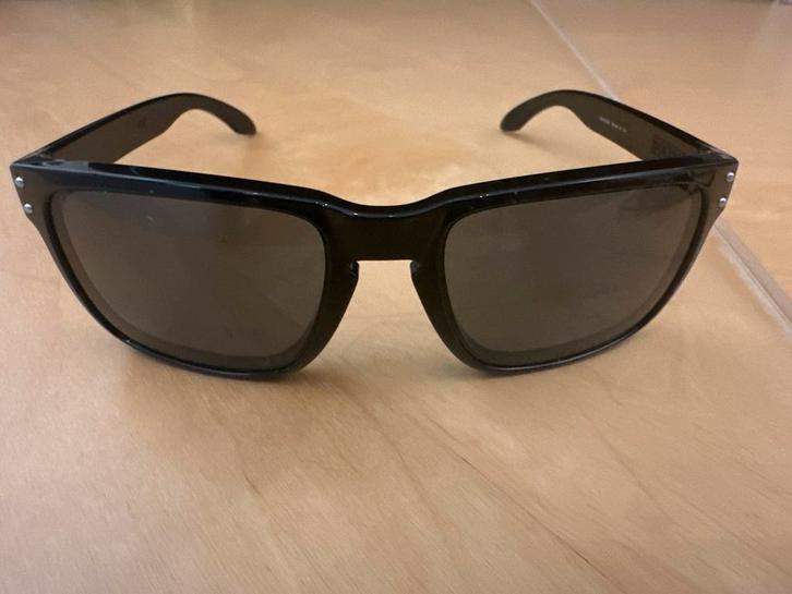 Oakley Holbrook Zonnebril - Stijlvol en Tijdloos!, Sieraden, Tassen en Uiterlijk, Zonnebrillen en Brillen | Heren, Gebruikt, Zonnebril