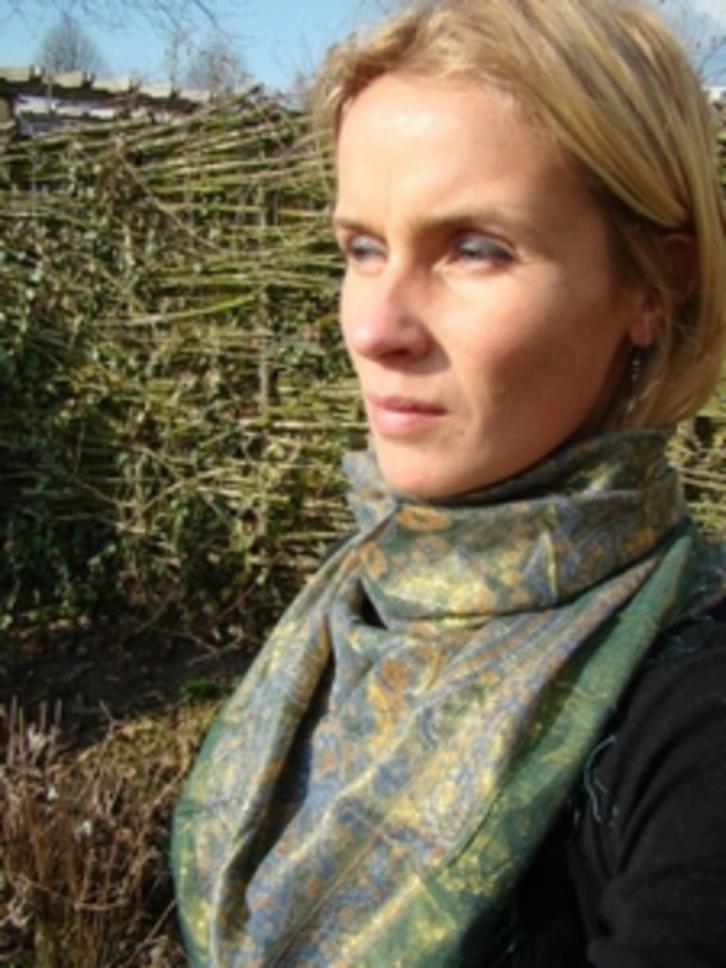 Nieuwe katoenen sjaal groen met motief 92x92 cm, Kleding | Dames, Mutsen, Sjaals en Handschoenen, Nieuw, Sjaal, Maat 46/48 (XL) of groter