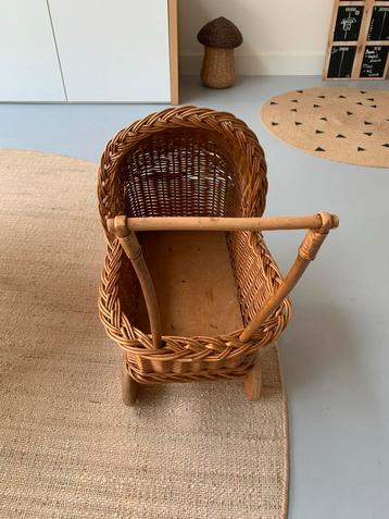 Rieten Poppenwagen - Zeer Goede Staat! beschikbaar voor biedingen