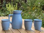 Lilien porcelain Glühwein kan en mokjes lichtblauw, Huis en Inrichting, Ophalen of Verzenden, Zo goed als nieuw, Overige stijlen