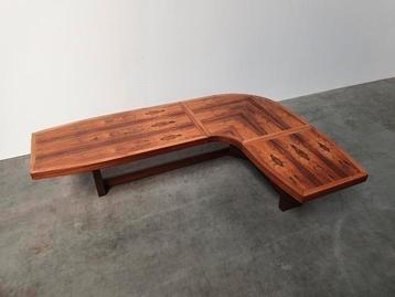 vintage rosewood organic curved coffee table 1970s beschikbaar voor biedingen