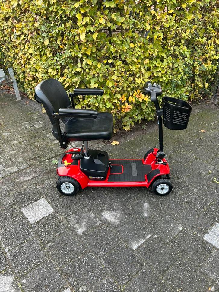 Gogo opvouwbare scootmobiel nieuwe accu met garantie!, Diversen, Verpleegmiddelen, Ophalen
