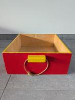 Vintage grote rood / gele houten opbergkist / kist, Ophalen, Minder dan 50 cm, Gebruikt, 50 tot 100 cm