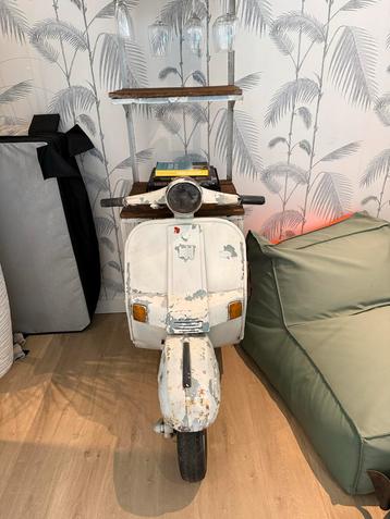 Retro Scooter Wijnrek - Uniek Design! beschikbaar voor biedingen