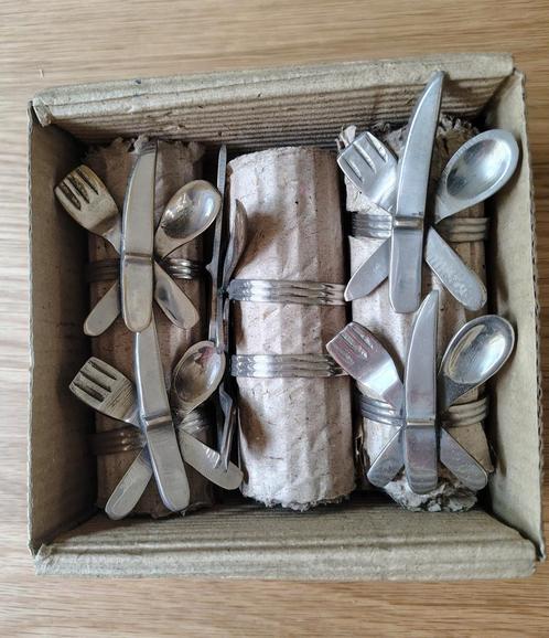6 vintage servet ringen - bestek design. Nooit gebruikt!, Huis en Inrichting, Keuken | Bestek, Zo goed als nieuw, Overige materialen