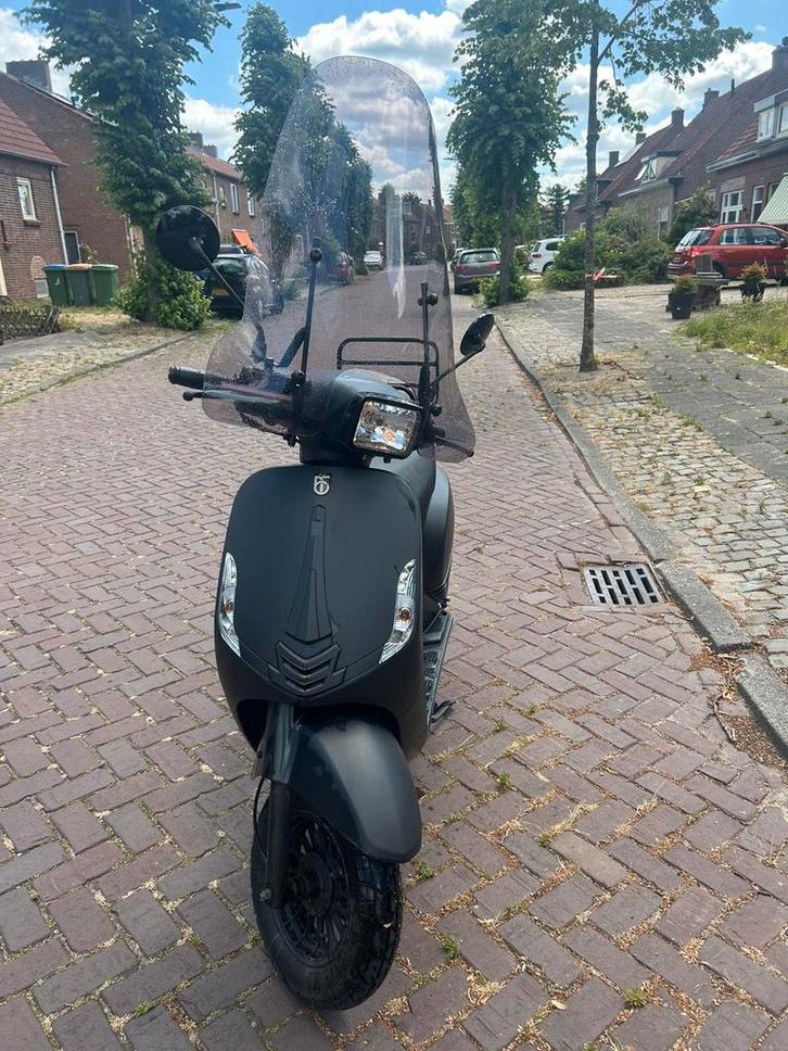 Te koop: BTC Riva, Fietsen en Brommers, Snorfietsen en Snorscooters, Zo goed als nieuw, Overige merken, Benzine, Ophalen