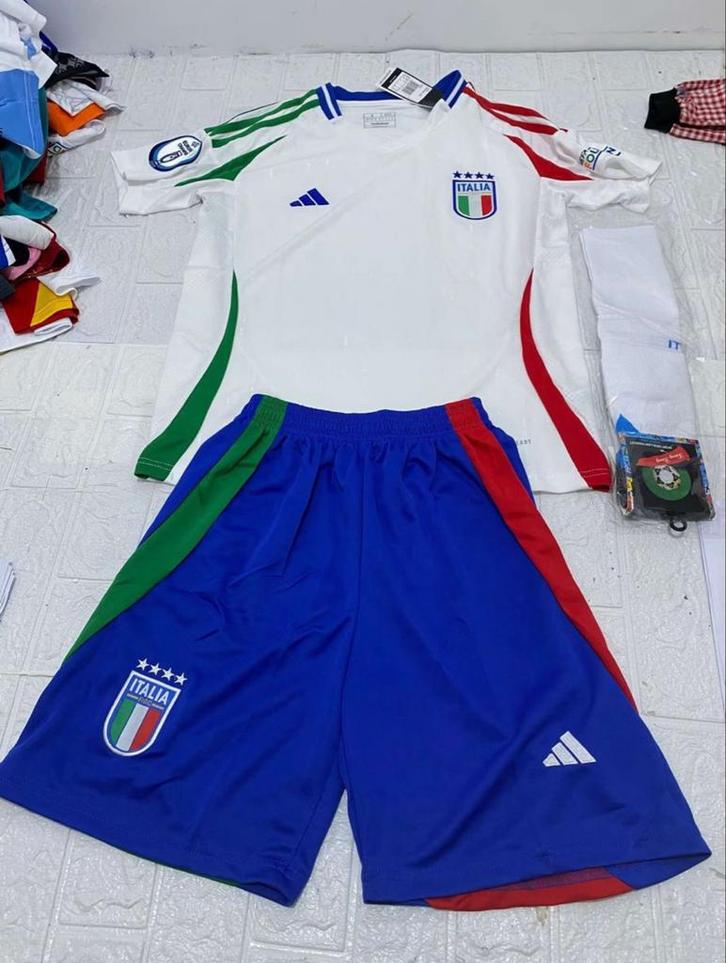 Italie Voetbalset, Sport en Fitness, Voetbal, Nieuw, Shirt, Maat XS of kleiner, Verzenden