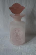 Vintage Franse rose satijnen glas parfumflesje, Antiek en Kunst, Ophalen of Verzenden
