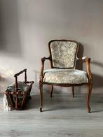Brocante Louis XV stoel fauteuil bloemenprint/houtsnijwerk, Antiek en Kunst, Ophalen of Verzenden