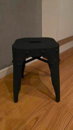 Zwart klein  metaal krukje, Huis en Inrichting, Krukjes, Ophalen