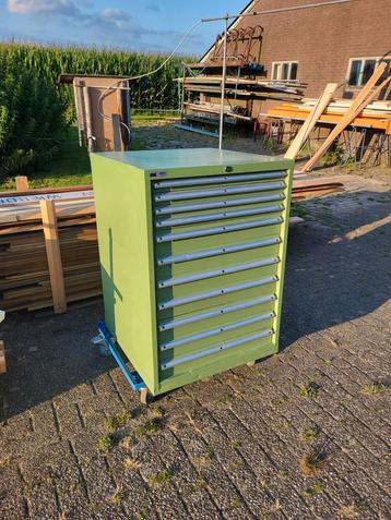 zeer nette huni fami lista ladenkast werkplaatskast  beschikbaar voor biedingen