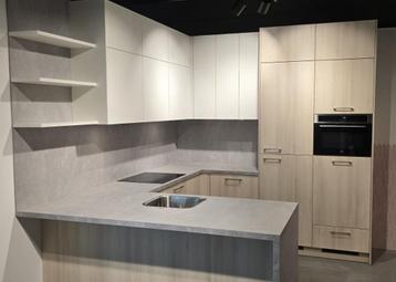 NIEUWE BRUYNZEEL Keuken incl. Apparaten / INNOVARE OUTLET beschikbaar voor biedingen