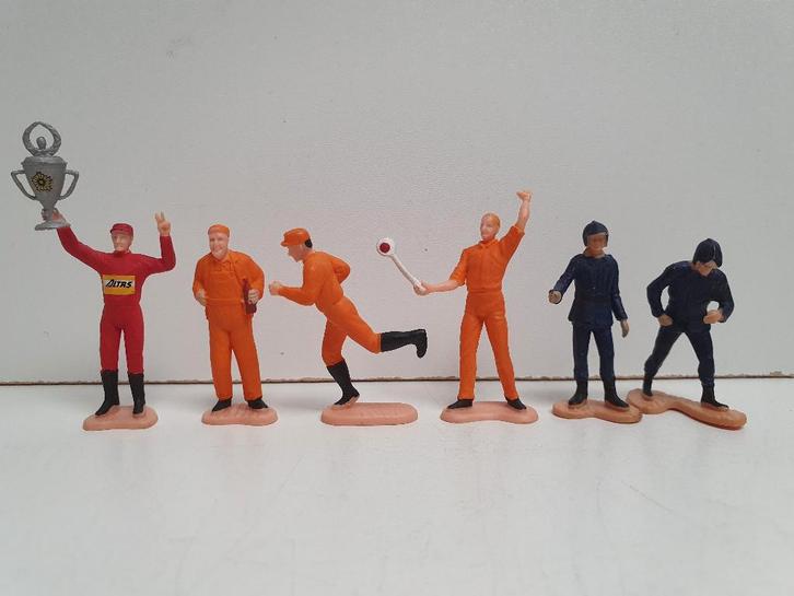 Zoldervondst 6 stuks vintage pit crew 1:43 t.e.a.b., Hobby en Vrije tijd, Modelauto's | 1:43, Zo goed als nieuw, Overige typen