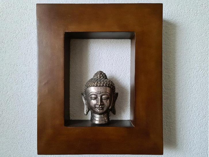 Boeddha hoofd zilverkleur - in decoratief houten frame, Huis en Inrichting, Woonaccessoires | Boeddhabeelden, Nieuw, Ophalen of Verzenden