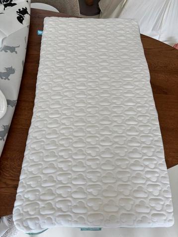 Aerosleep 80 x 40 + matrasbeschermers en hoeslakens beschikbaar voor biedingen