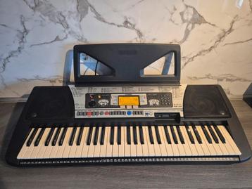 Yamaha PSR-350 keyboard met adapter & bladhouder topstaat beschikbaar voor biedingen