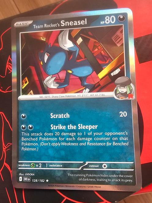 Pokémon kaart - Destined Rivals - Team Rocket's Sneasel rare, Hobby en Vrije tijd, Verzamelkaartspellen | Pokémon, Nieuw, Losse kaart