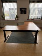 Ahrend hoekbureau in zeer goede staat, Huis en Inrichting, Bureaus, Ophalen, In hoogte verstelbaar, Gebruikt, Bureau