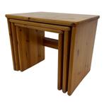 Vintage pine wood grenen mimiset bijzettafels set van 3, Ophalen of Verzenden