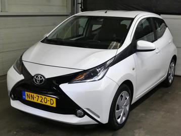 Toyota Aygo 1.0 VVT-i x-play - Airco - 5 deurs - Dealer Onde beschikbaar voor biedingen