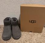 Ugg classic mini II maat 40 grijs, Kleding | Dames, Schoenen, Ophalen of Verzenden, Zo goed als nieuw, Overige kleuren