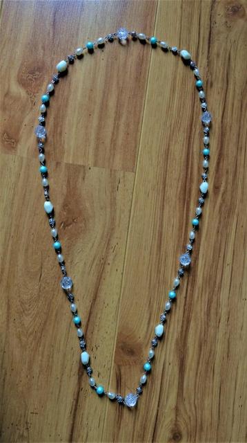 Mooie kralenketting blauw wit transparant parels bloemen beschikbaar voor biedingen