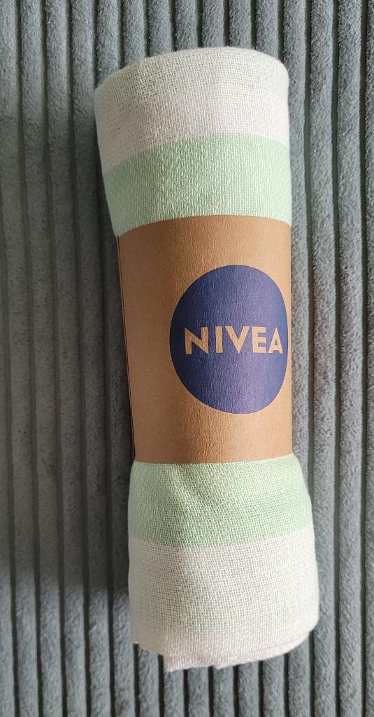 NIVEA stranddoek, groen. Strandhanddoek, hamamdoek, Huis en Inrichting, Badkamer | Badtextiel en Accessoires, Nieuw, Handdoek