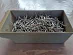 Bak vol met 650 Popnagels / blindklinknagels 30 X 4 MM, Doe-het-zelf en Verbouw, IJzerwaren en Bevestigingsmiddelen, Ophalen of Verzenden