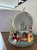 Disney limited editions 100 years snowglobe, Verzamelen, Disney, Ophalen, Zo goed als nieuw, Beeldje of Figuurtje