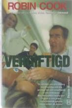 Vergiftigd - Robin Cook, Ophalen of Verzenden, Gelezen, Nederland