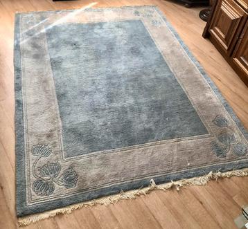 Vloerkleed klassiek met bloemmotief beschikbaar voor biedingen