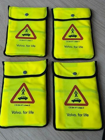 Nieuwe Volvo Veiligheidshesjes voor in de auto beschikbaar voor biedingen