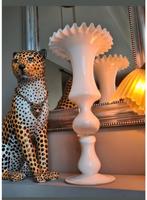 Fenton Vaas - Witte Glazen Kraagvaas - 50 cm, Antiek en Kunst, Antiek | Vazen, Ophalen of Verzenden