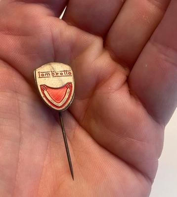 Vintage Lambretta Speldje Metaal beschikbaar voor biedingen
