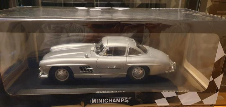 Minichamps 1/18 Mercedes Benz 300 SL 1955 zilvergrijs, Hobby en Vrije tijd, Modelauto's | 1:18, Zo goed als nieuw, Auto, MiniChamps