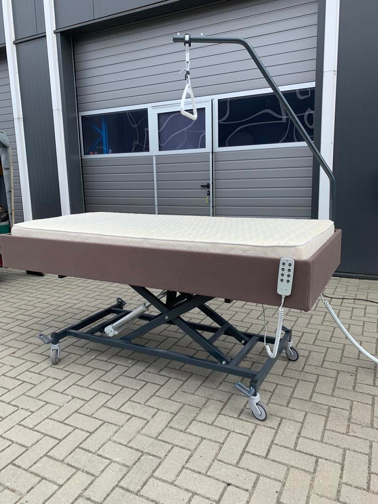 Lima 1000 ziekenhuis-bed 200x90 zorg-bed hoog/laag bed, Ophalen of Verzenden, Zo goed als nieuw