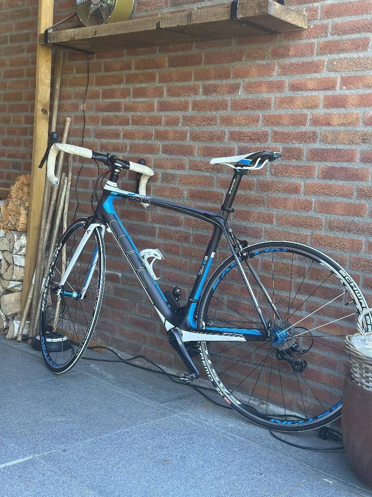 Carbon dames racefiets Cube Axial WLS Pro Ultegra – frame 56, 28 inch, Carbon, Velgrem, Zo goed als nieuw