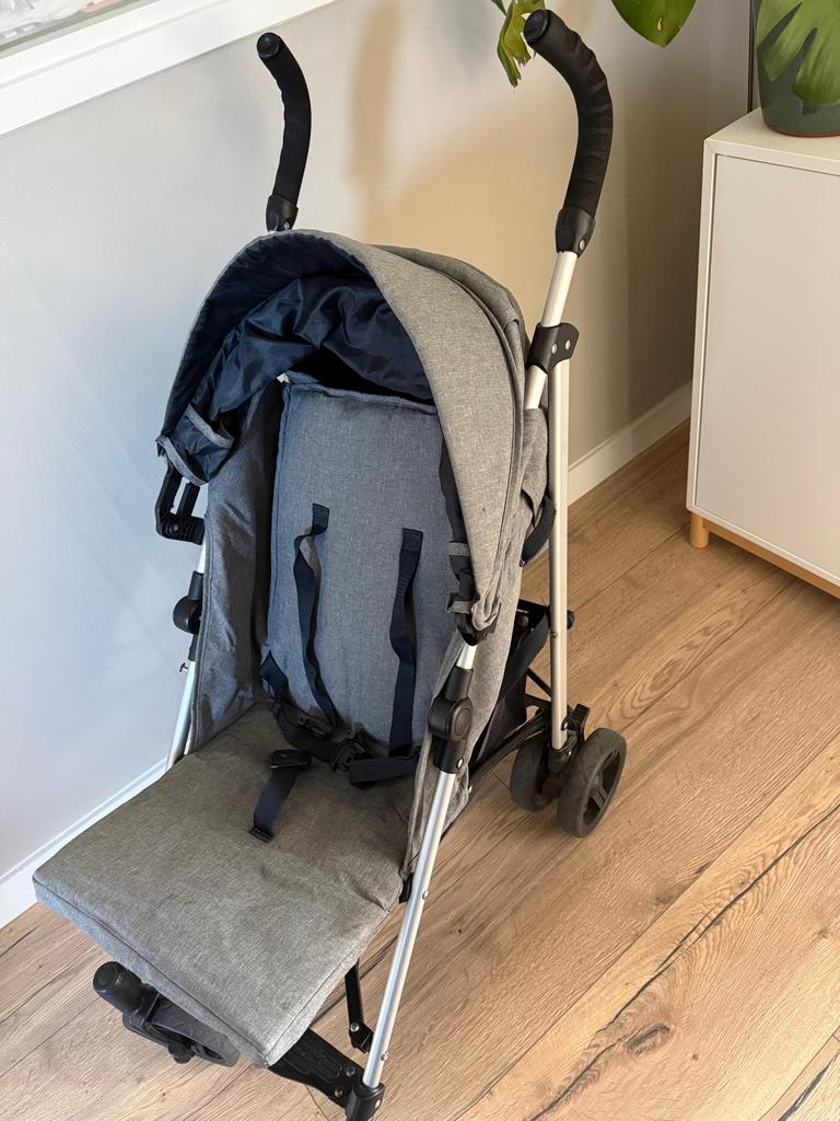 Grijze buggy met zonnekap Koelstra Limbo, Kinderen en Baby's, Buggy's, Ophalen, Gebruikt, Koelstra, Verstelbare rugleuning