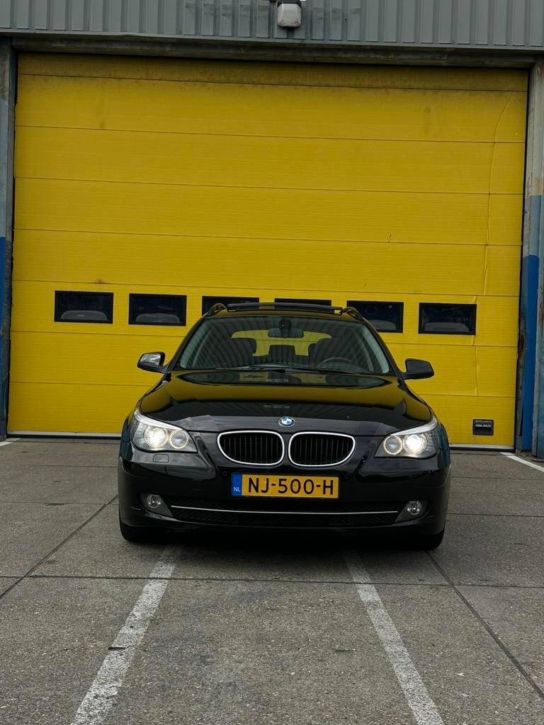 BMW FULL 5-Serie 2010 Zwart, Auto's, BMW, Achterwielaandrijving, 4 cilinders, Zwart, Stationwagon