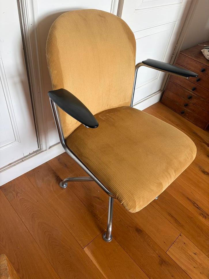 Gispen 356 bureaustoel ‘30, bakeliet en geel ribfluweel, Antiek en Kunst, Antiek | Meubels | Stoelen en Banken, Ophalen