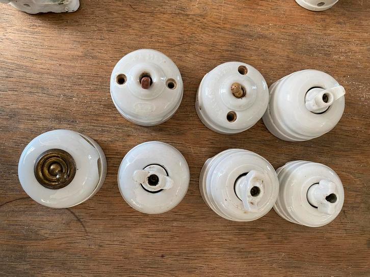 Antieke Franse porseleinen schakelaars en stopcontacten, Doe-het-zelf en Verbouw, Elektra en Kabels, Gebruikt, Schakelaar, Ophalen of Verzenden