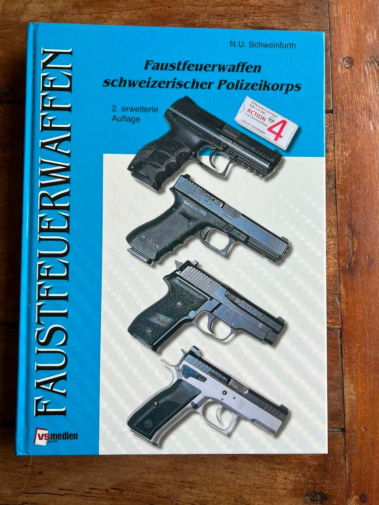 Zeldzaam naslagwerk handvuurwapens Zwitserland Politie, Ophalen of Verzenden, Nederland, Boek of Tijdschrift, Landmacht