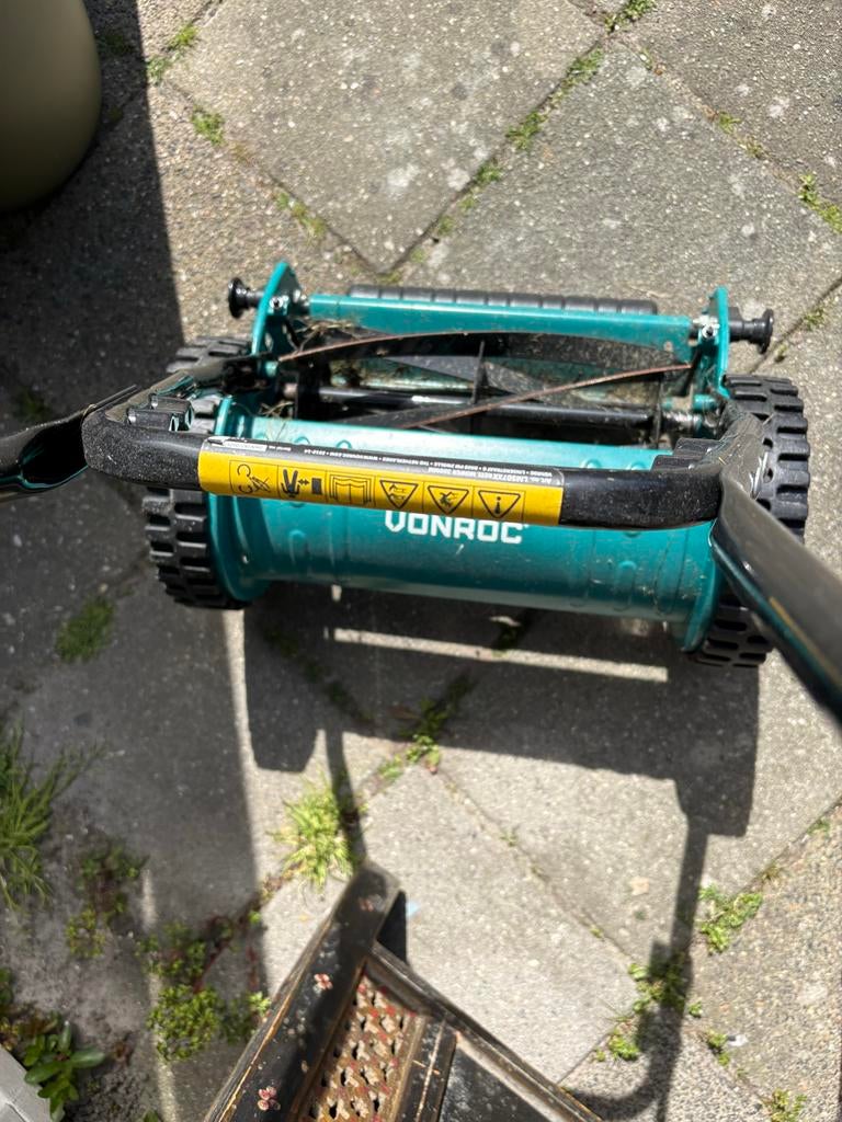 VONROC Handgrasmaaier - Zo goed als nieuw, Ophalen, Handgrasmaaier, Minder dan 30 cm, Zo goed als nieuw