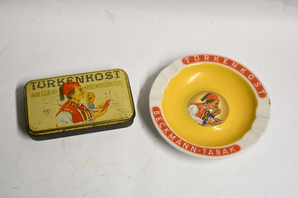 turkenkost sigaretten blikje en asbak porselein duitsland, Verzamelen, Rookartikelen, Aanstekers en Luciferdoosjes, Ophalen of Verzenden