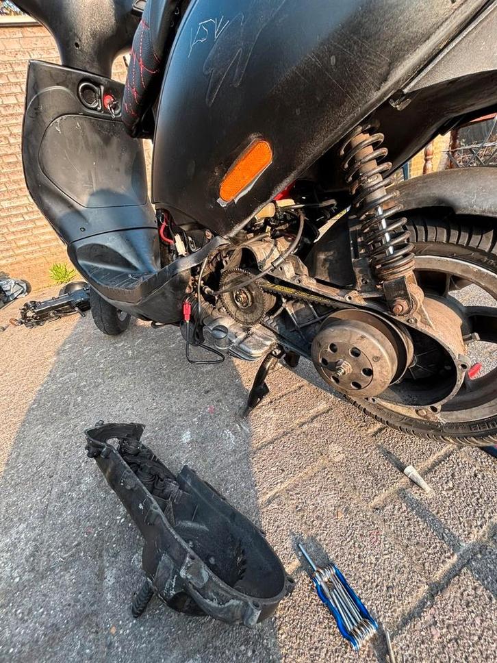 snel wegZip 70cc 4t ook in onderdelen tekoop, Fietsen en Brommers, Scooters | Piaggio, Zo goed als nieuw, Zip, Ophalen of Verzenden